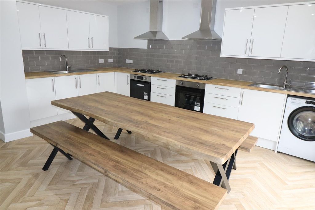 Property photo 3 of 5 78 Charter (24).Jpg