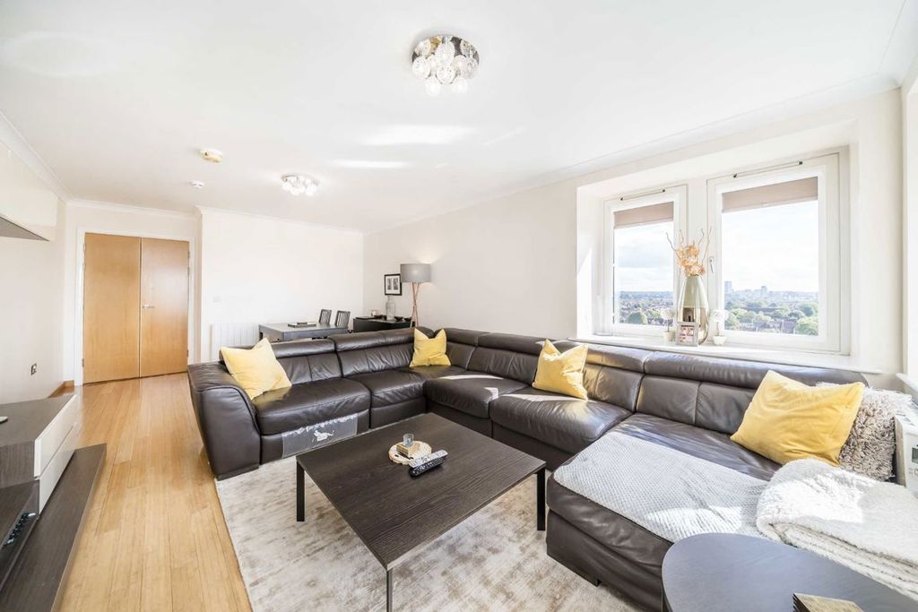 Property photo 3 of 7