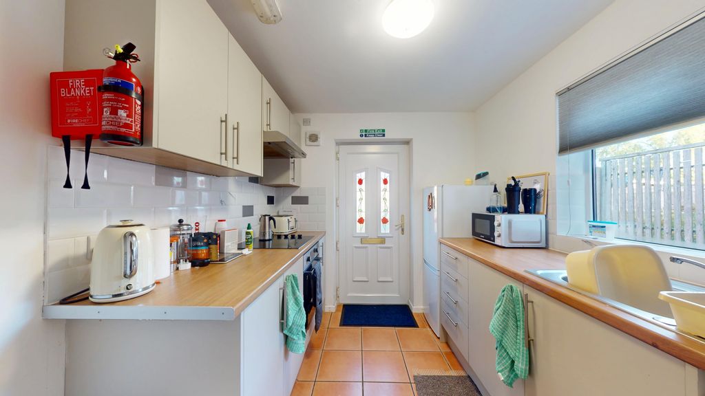 Property photo 3 of 8 Kitchen - Angle 2