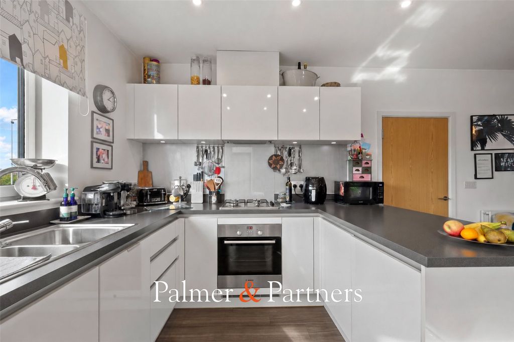 Property photo 2 of 16 Picture No. 03