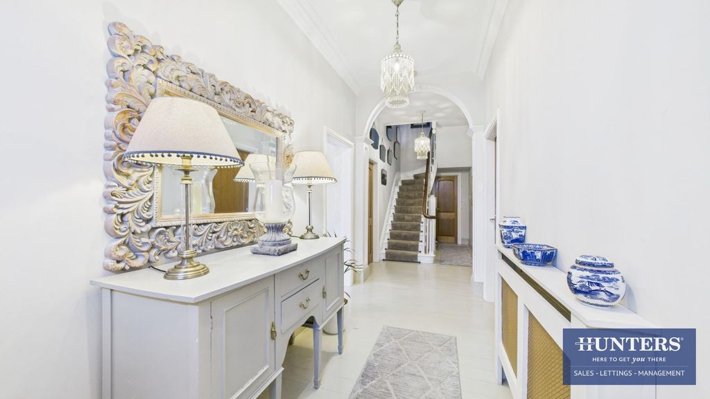 Property photo 2 of 27 Hallway