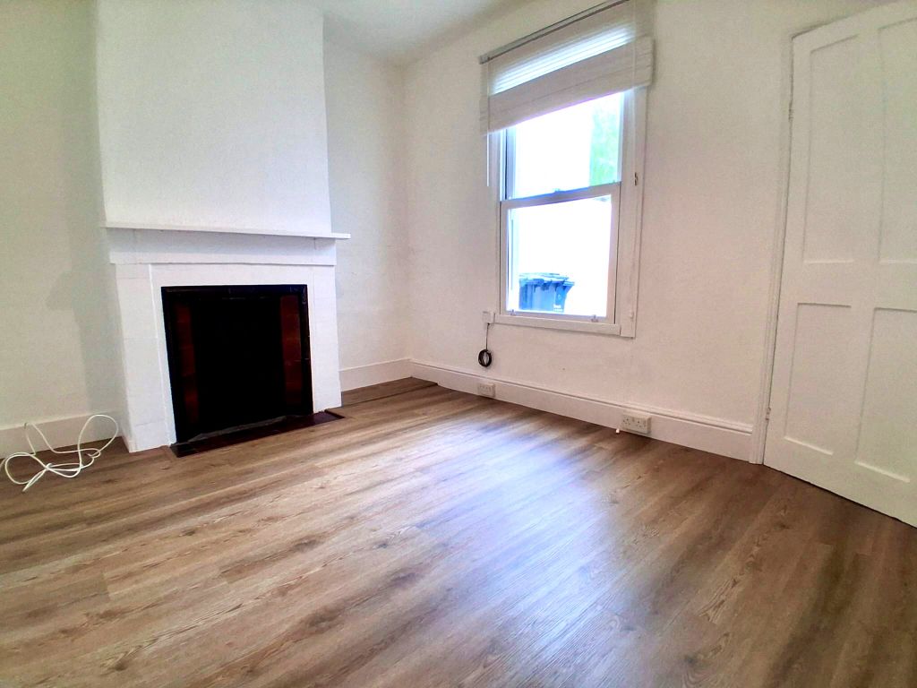 Property photo 3 of 7 Dining Room