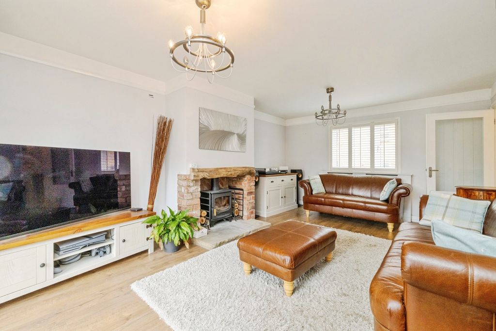 Property photo 3 of 19 Photo