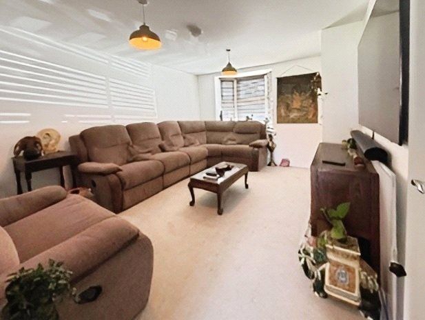 Property photo 2 of 15 Picture No. 11