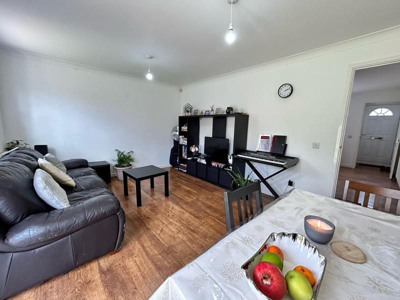 Property photo 3 of 10 Lounge-1_Edd4-Ffef-05d7-7380-9215-0c5B-B0A0-83F2_2