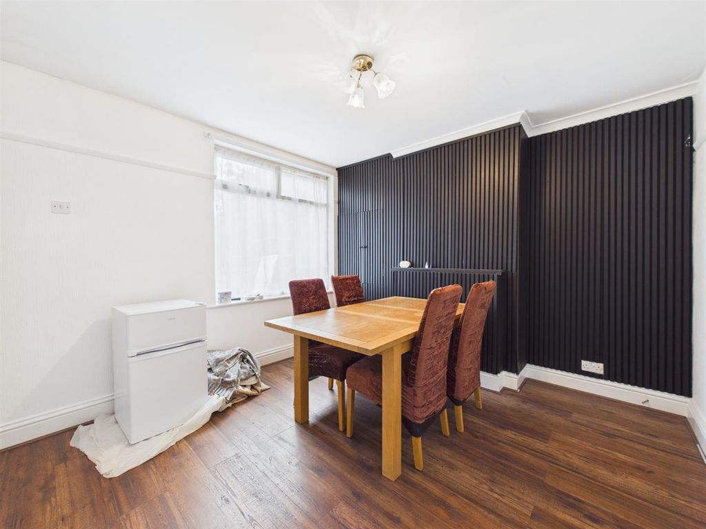 Property photo 3 of 8 Dining Room