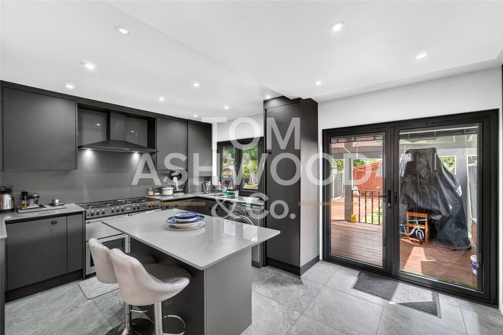 Property photo 2 of 18 Picture No. 02