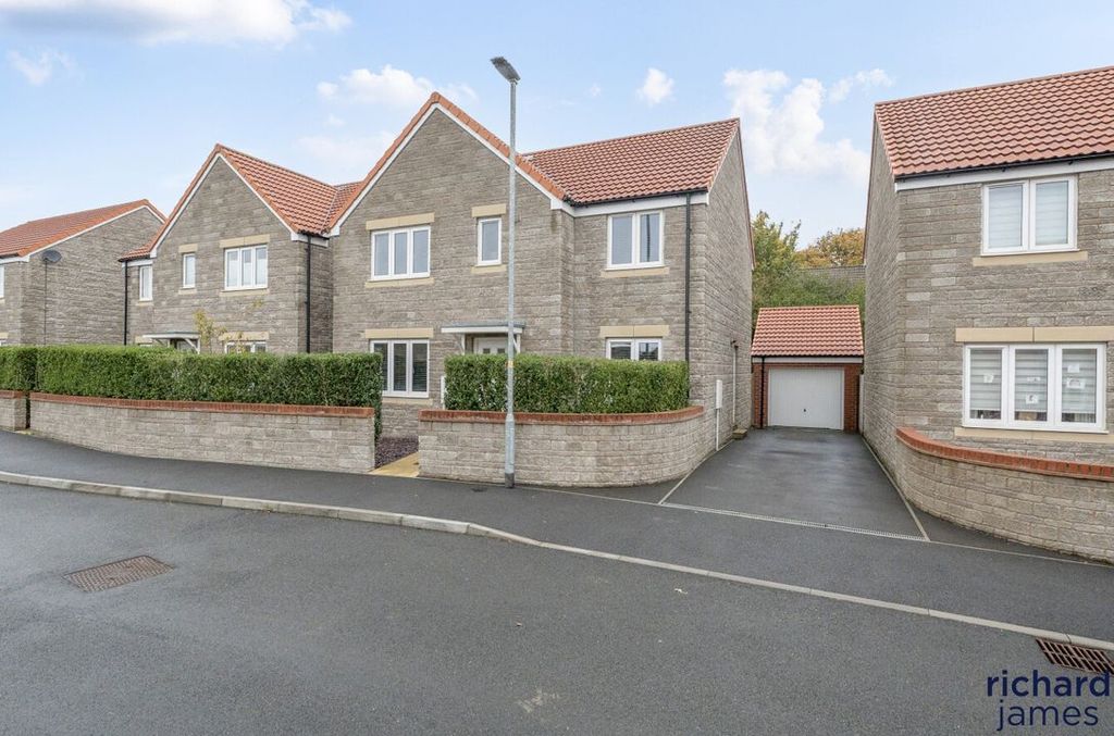 Property photo 1 of 20 27E9De73c41c4A10B414Ab358833dc09