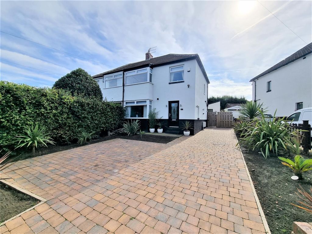 3 bed semi-detached house for sale Calverley