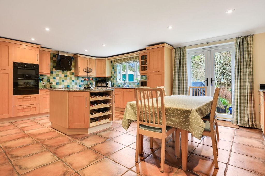 Property photo 2 of 25 Img (9).Jpg