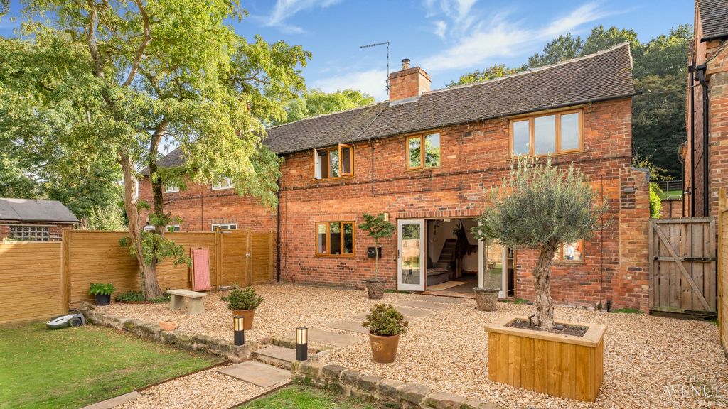 Property photo 1 of 31 5557520