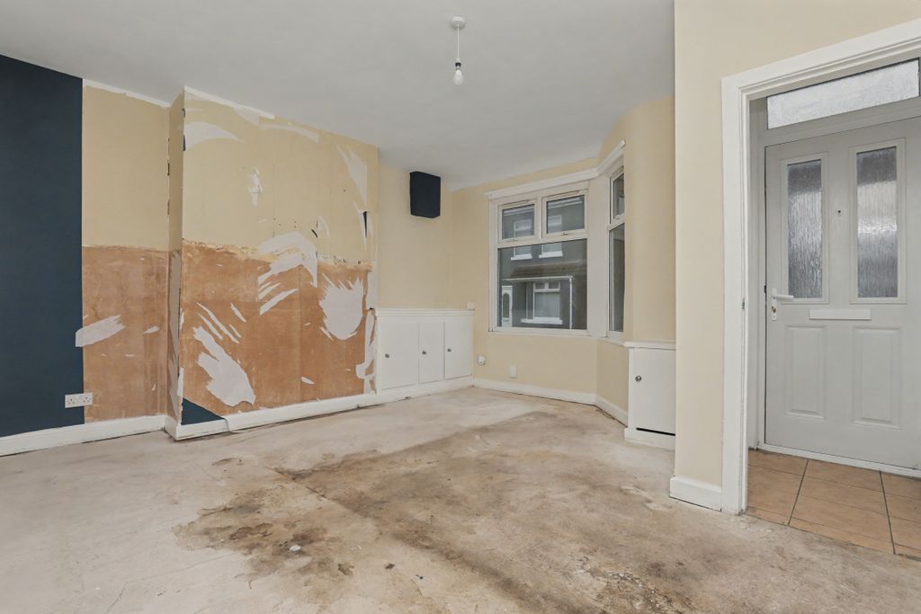 Property photo 2 of 13 12 Kingswood Avenue, Walton, Liverpool L9 0Jw