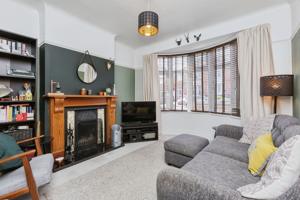 Property photo 2 of 17