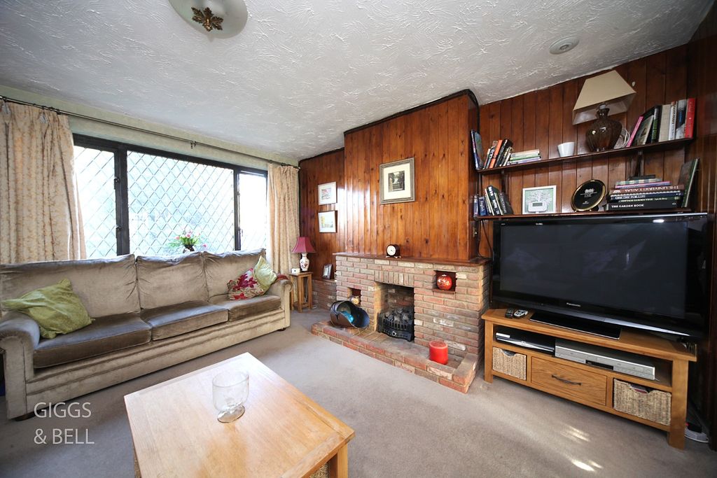 Property photo 3 of 18 4836532