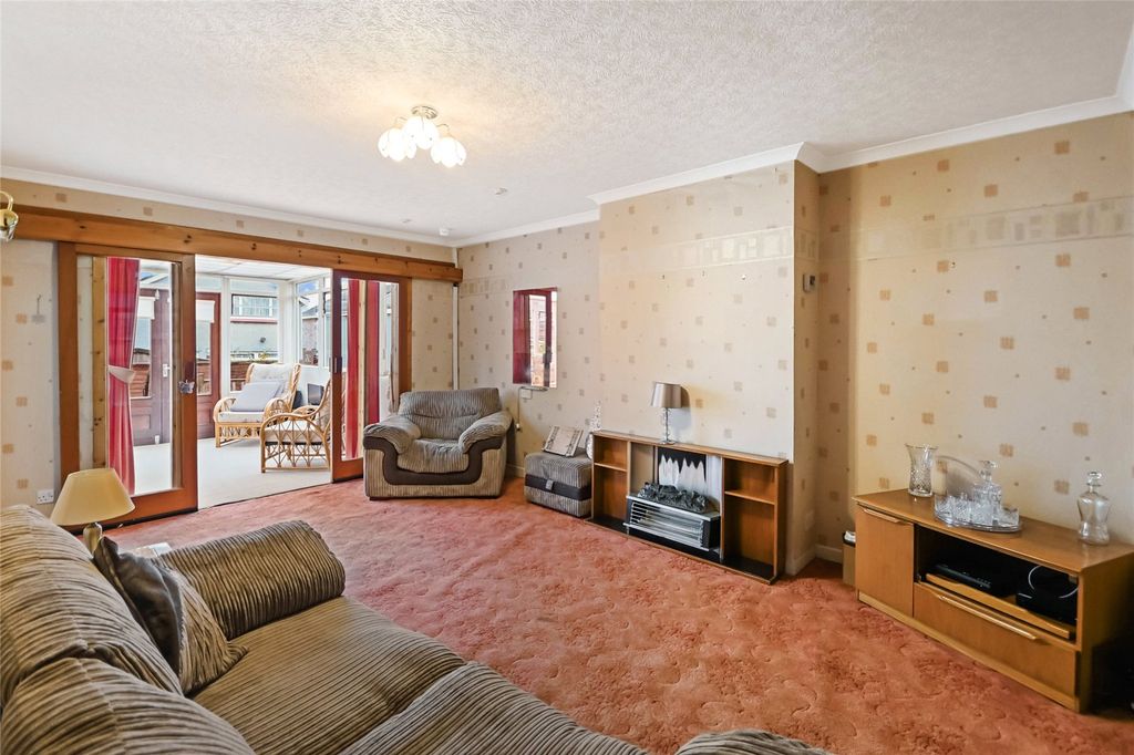 Property photo 2 of 22 Living Room