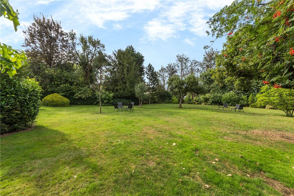 Additional image 13 of 3 bed flat for saleColeridge Court, Harpenden, Hertfordshire AL5