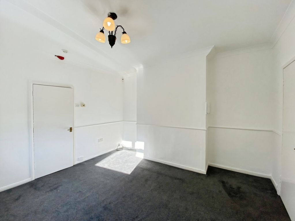 Property photo 3 of 13 Pbox-Img.Jpeg