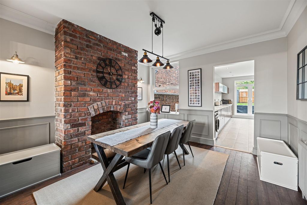 Property photo 3 of 16 Dining Room