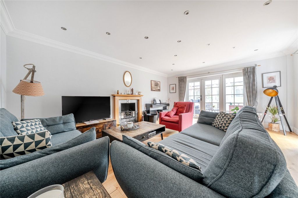 Property photo 2 of 9 Reception Room