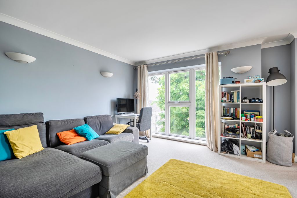 Additional image 4 of 2 bed flat for saleLethbridge Court, Courtenay Park Road, Newton Abbot TQ12