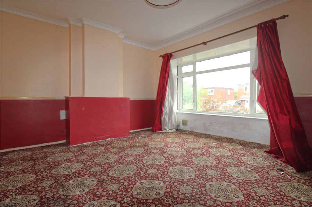 Property photo 2 of 16 Picture No. 13