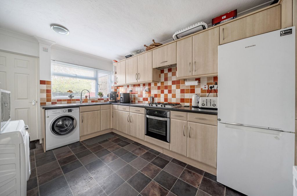 Property photo 2 of 22 1423136-1-69B13d1...