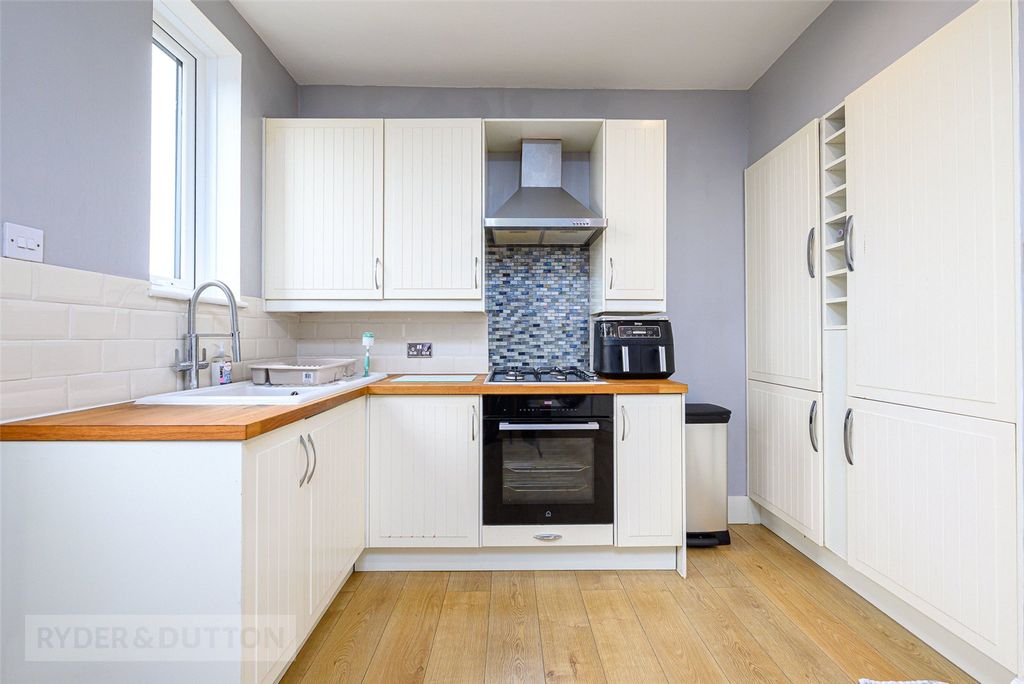 Property photo 2 of 17 Kitchen Diner