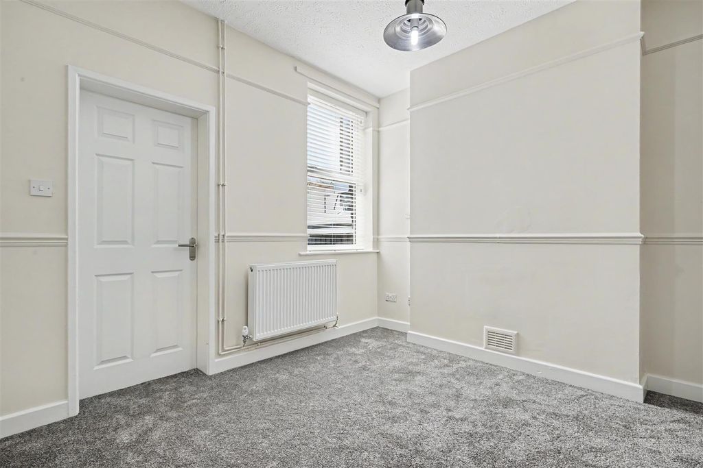 Property photo 3 of 12 Dining Room
