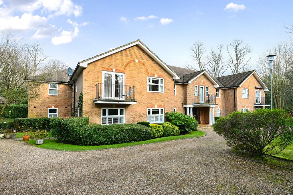 Property photo 1 of 10 5 Hawley Lodge (4)