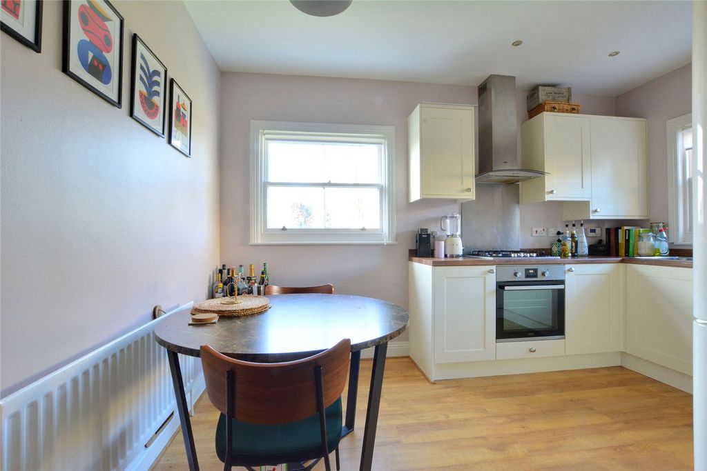 Property photo 3 of 17 Picture No. 02