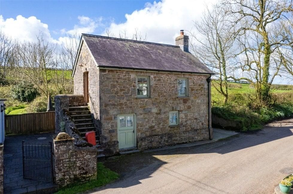 Property photo 1 of 34 1000056518.Jpg