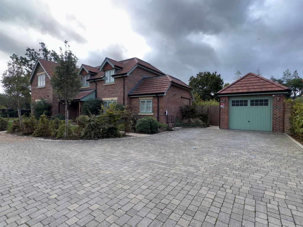 Property photo 3 of 19