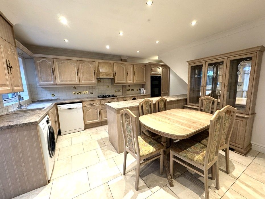 Property photo 3 of 21