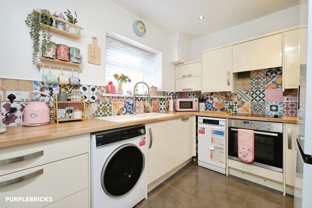 Property photo 3 of 17