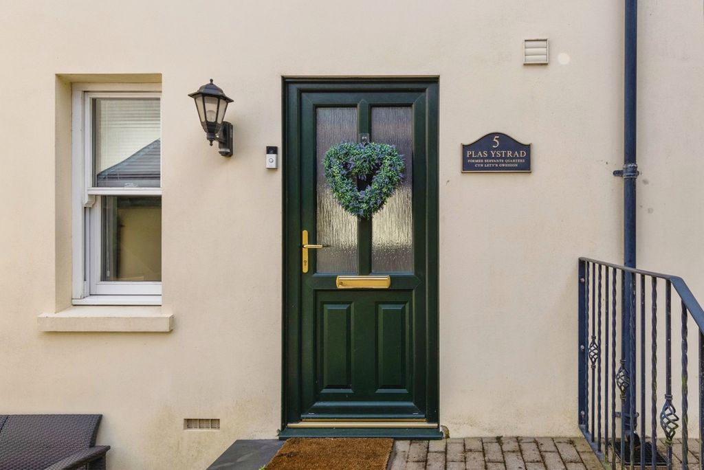 Property photo 3 of 17 Pbox-Img.Jpg