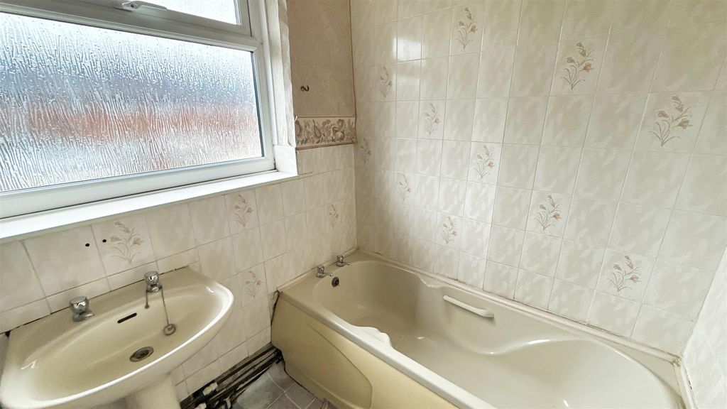 Property photo 2 of 12 7d81Db26d7F359Daae08E429Fd49E9F226c5Ec61.Jpg