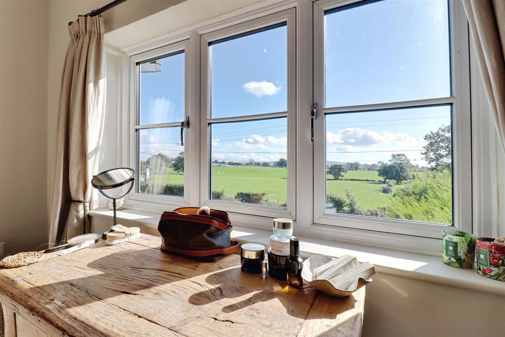 Property photo 2 of 26 3Cf37E2A-Img_0835-Img_0837.Jpg