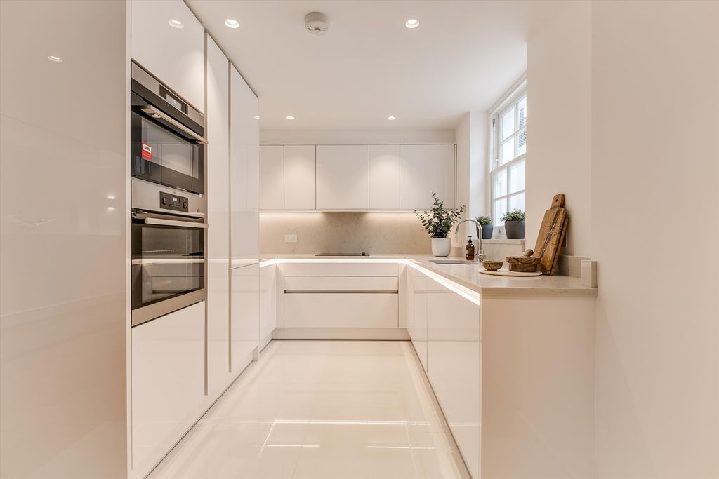 Property photo 2 of 16 Image