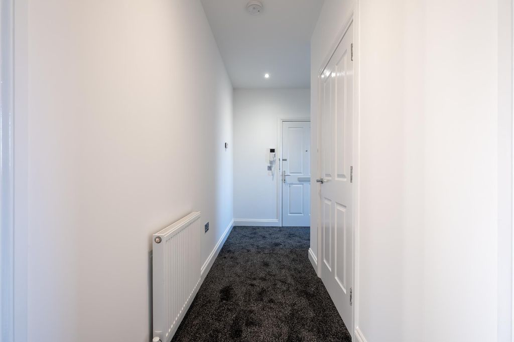 Property photo 2 of 43