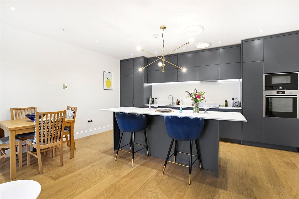 Property photo 3 of 14 Kitchen