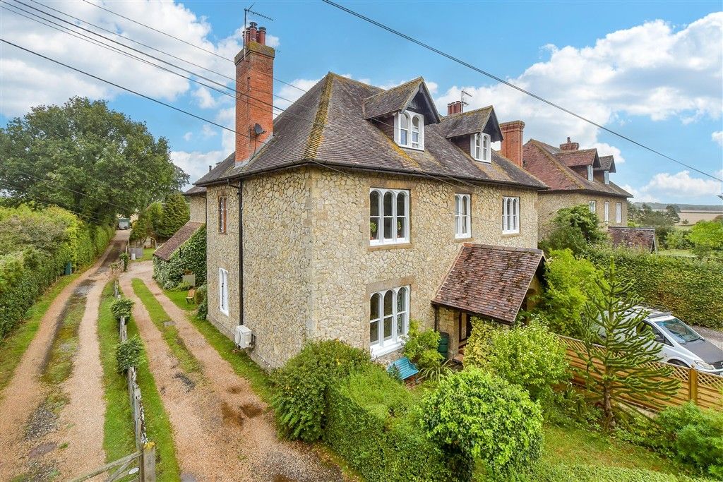 Property photo 3 of 12 External (Web)