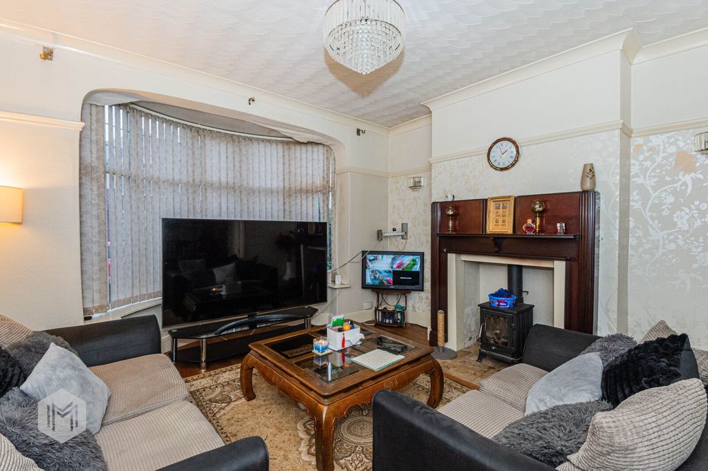 Property photo 2 of 29 Picture No. 27