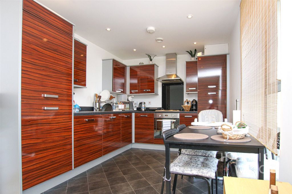 Property photo 3 of 8 Picture No. 04