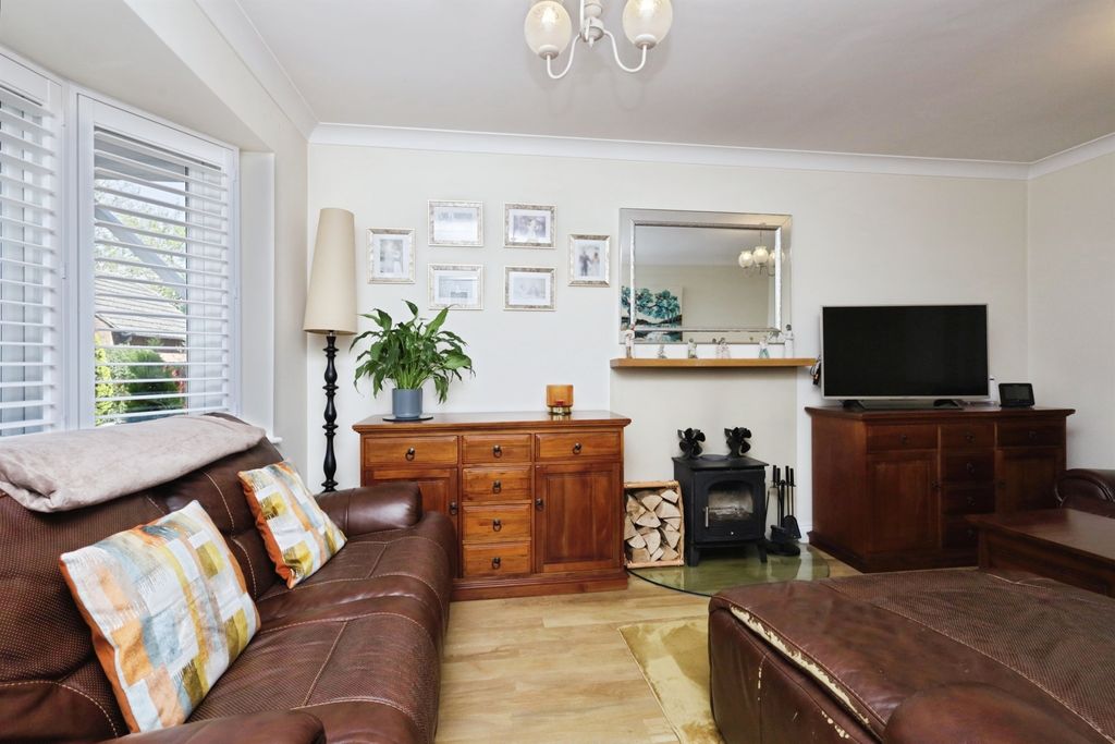 Property photo 2 of 21