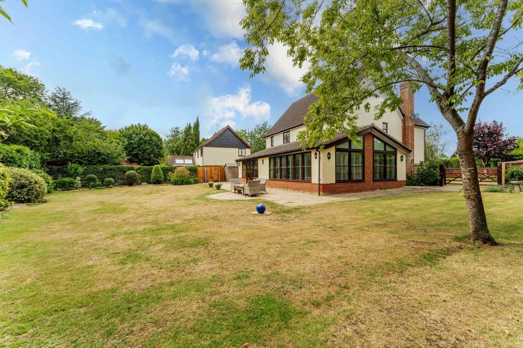 Property photo 2 of 30