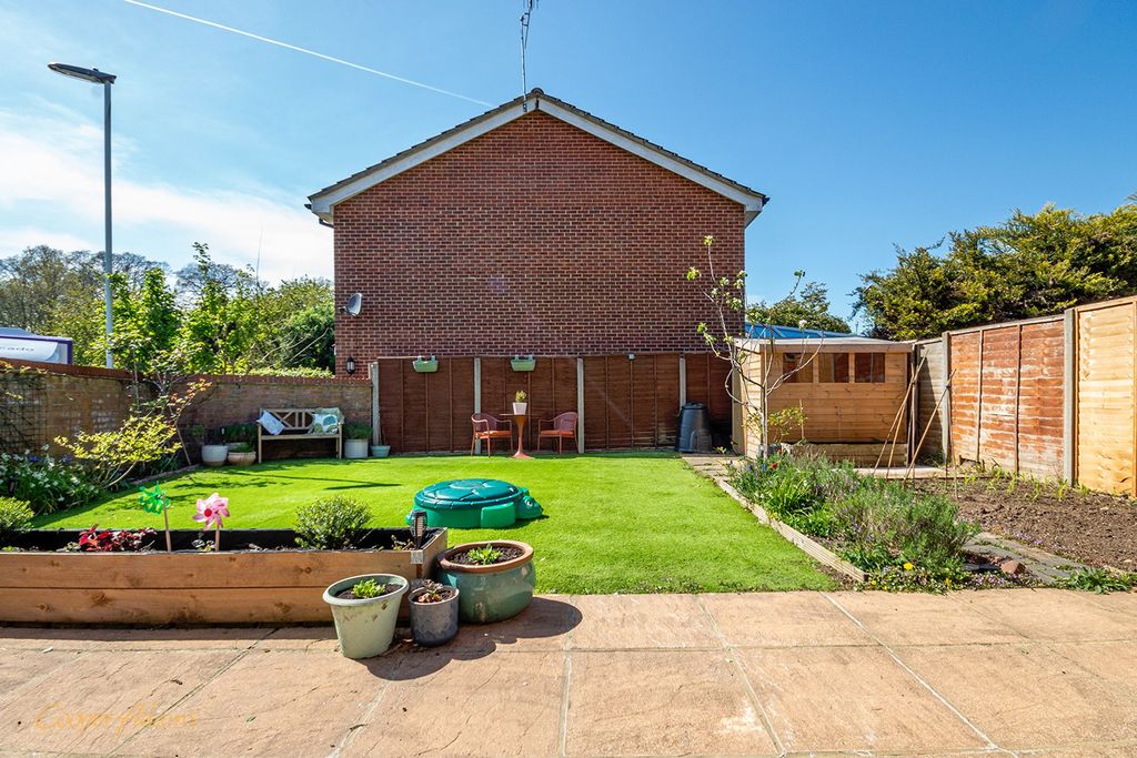 Property photo 3 of 20 Garden
