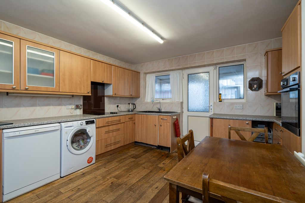 Property photo 2 of 29 Kitchen