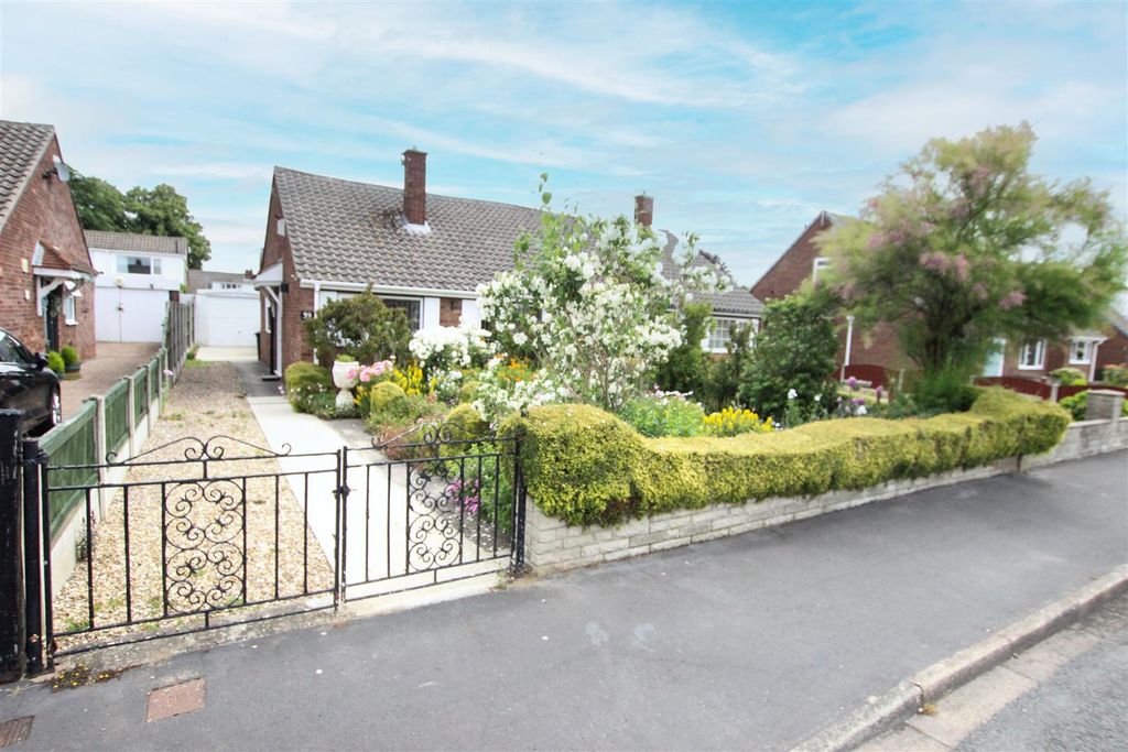 Property photo 1 of 11 Front