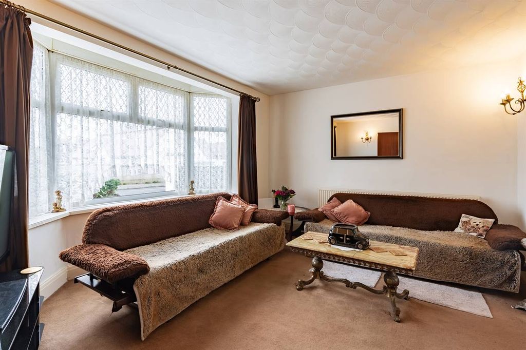 Property photo 3 of 24