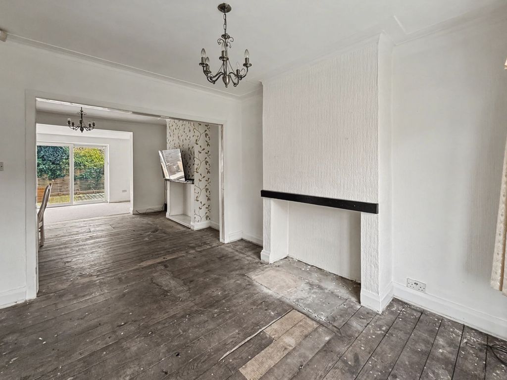 Property photo 3 of 24